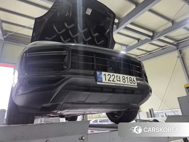 Porsche Cayenne (PO536) 2021 Черный из Кореи