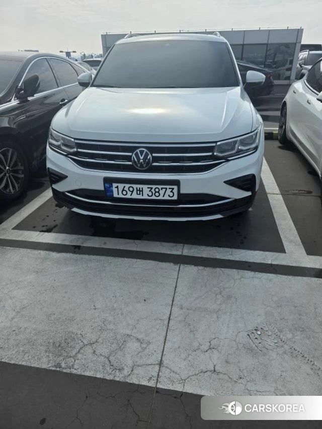 Volkswagen Tiguan second Generation 2023 Белый из Кореи