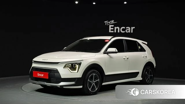 Kia Di Ol Nu Niro 2023 Белый из Кореи