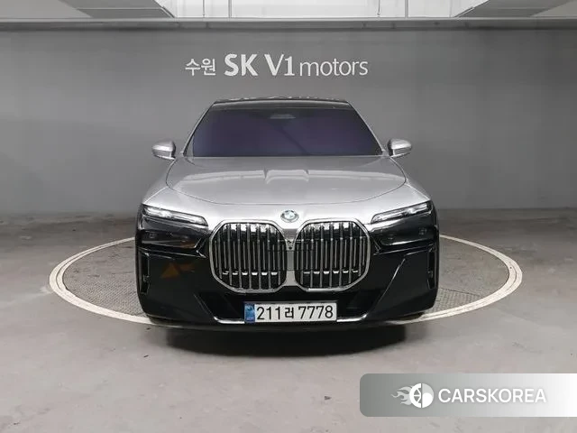 BMW 7 Series (G70) 2025 Черный из Кореи