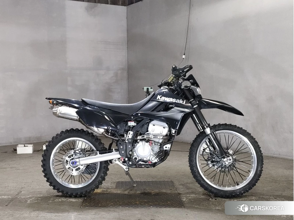 Проданный Kawasaki KLX250 2011 из Японии