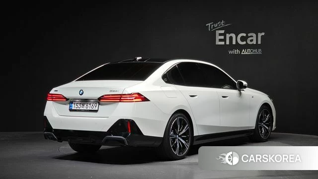 BMW 5 Series (G60) 2024 Белый из Кореи
