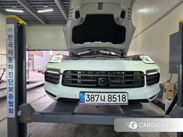 Porsche Cayenne (PO536) 2022 Белый из Кореи