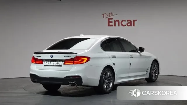 BMW 5 Series (G30) 2018 Белый из Кореи