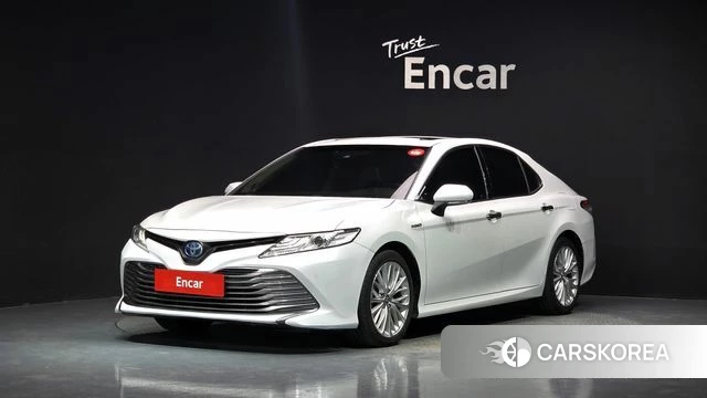 Toyota Camry (XV70) 2018 Белый из Кореи