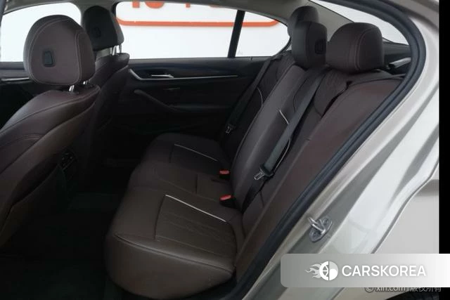 BMW 5 series 2021 Темно-серый из Китая