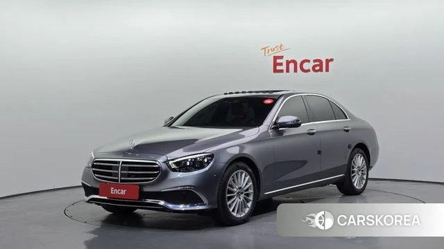 Mercedes-Benz E-Class W213 2023 Серый из Кореи