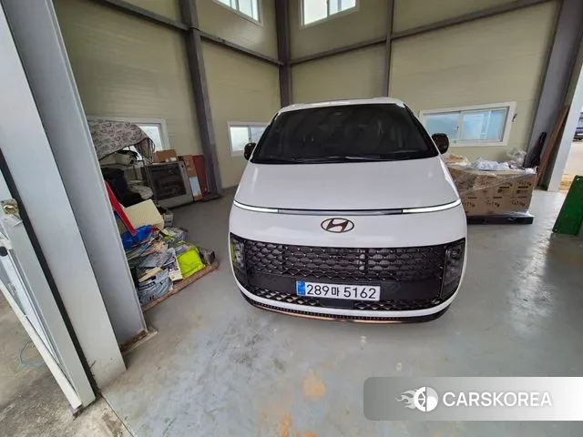 Hyundai Staria 2025 Белый из Кореи