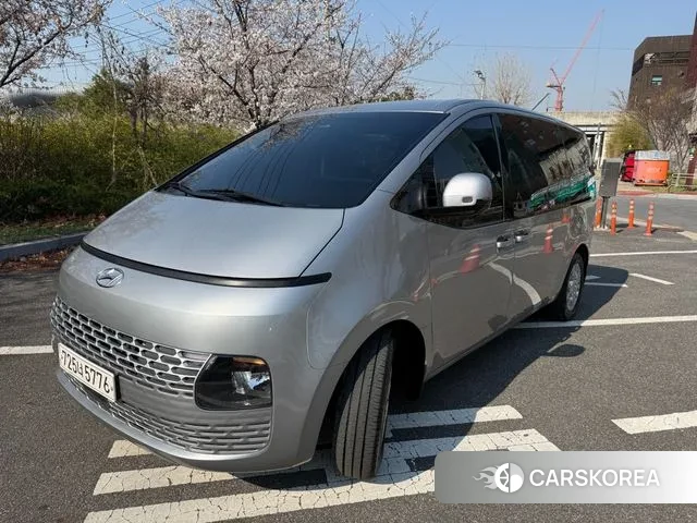 Hyundai Staria 2021 Серебряный из Кореи