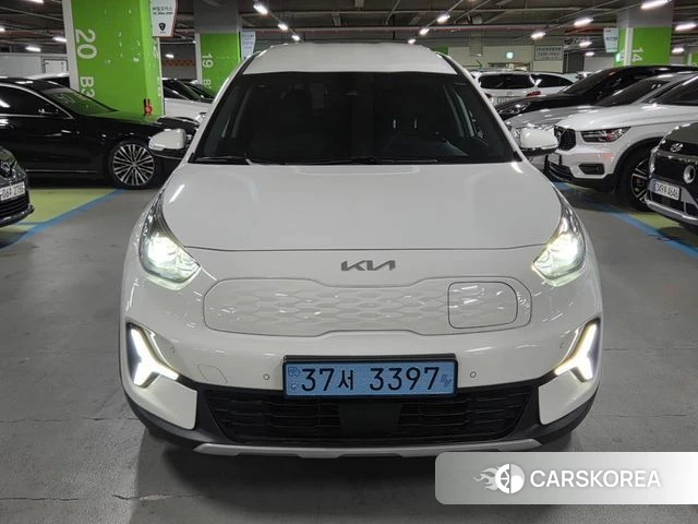 Kia Niro Plus 2022 Белый из Кореи