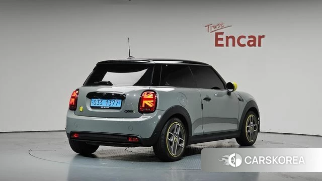 Mini Cooper Electric 2022 Серебристо-серый из Кореи