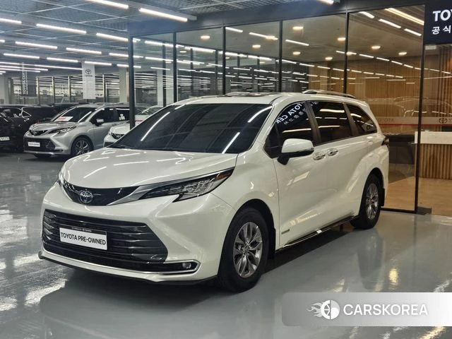 Toyota Sienna 4th Generation 2021 Белый из Кореи
