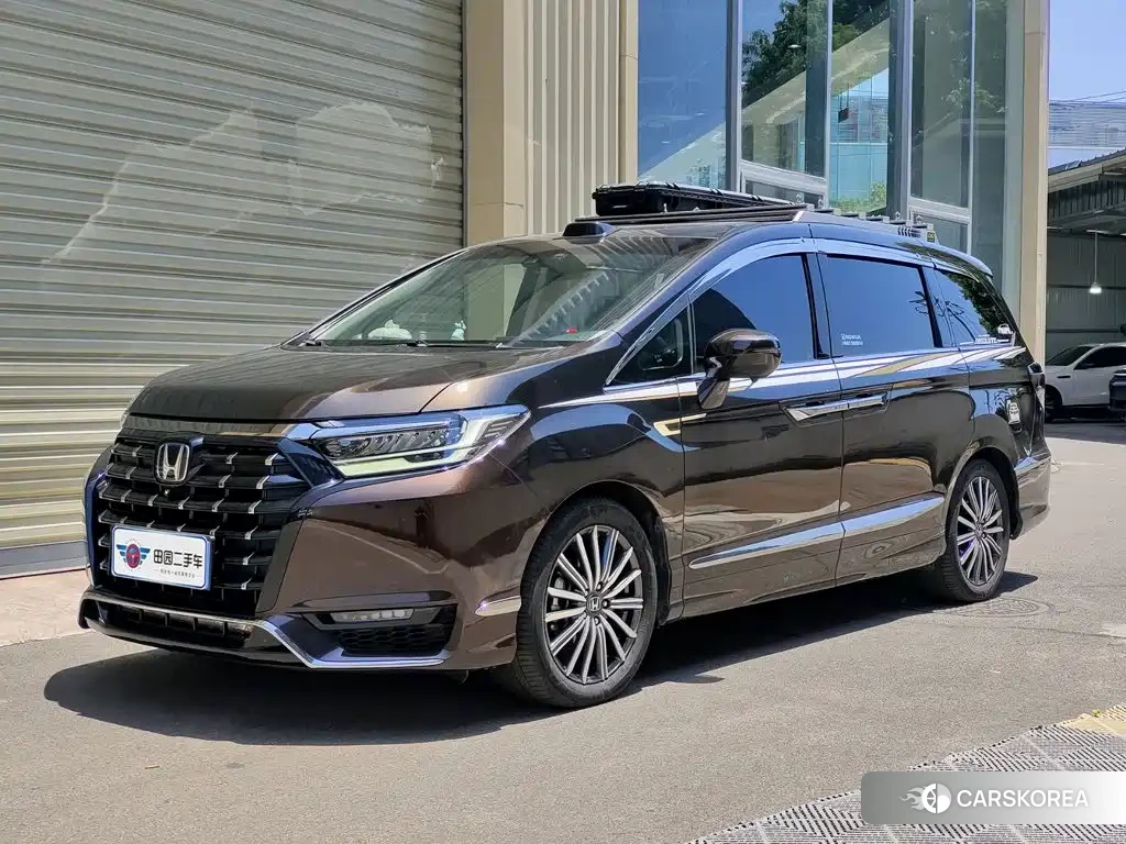 Honda Elysion 2022 Champagne/brown из Китая