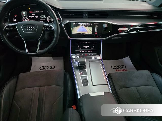 Audi A6L 2021 Черный из Китая