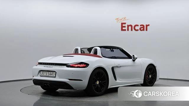 Porsche 718 Boxster 2018 Белый из Кореи