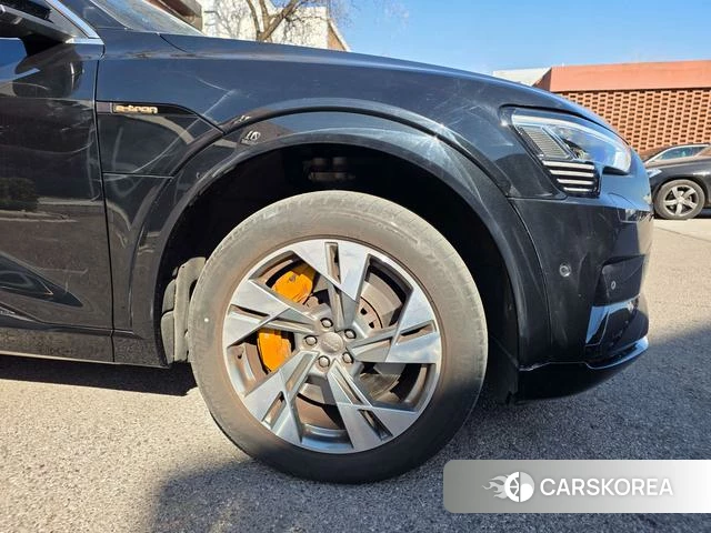 Audi e-tron (imported) 2022 Черный из Китая