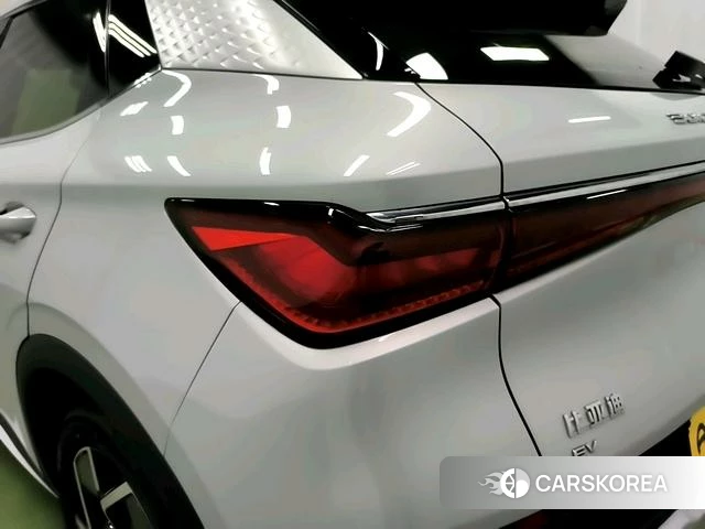 BYD Yuan PLUS 2023 Белый из Китая