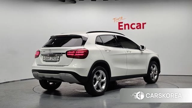 Mercedes-Benz GLA-Class X156 2019 Белый из Кореи