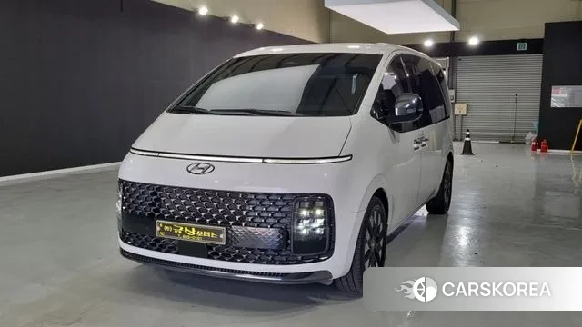 Hyundai Staria 2021 Белый из Кореи