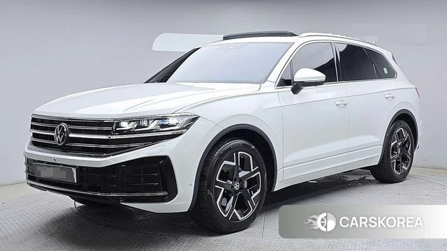 Volkswagen Touareg 3rd generation 2025 Белый из Кореи