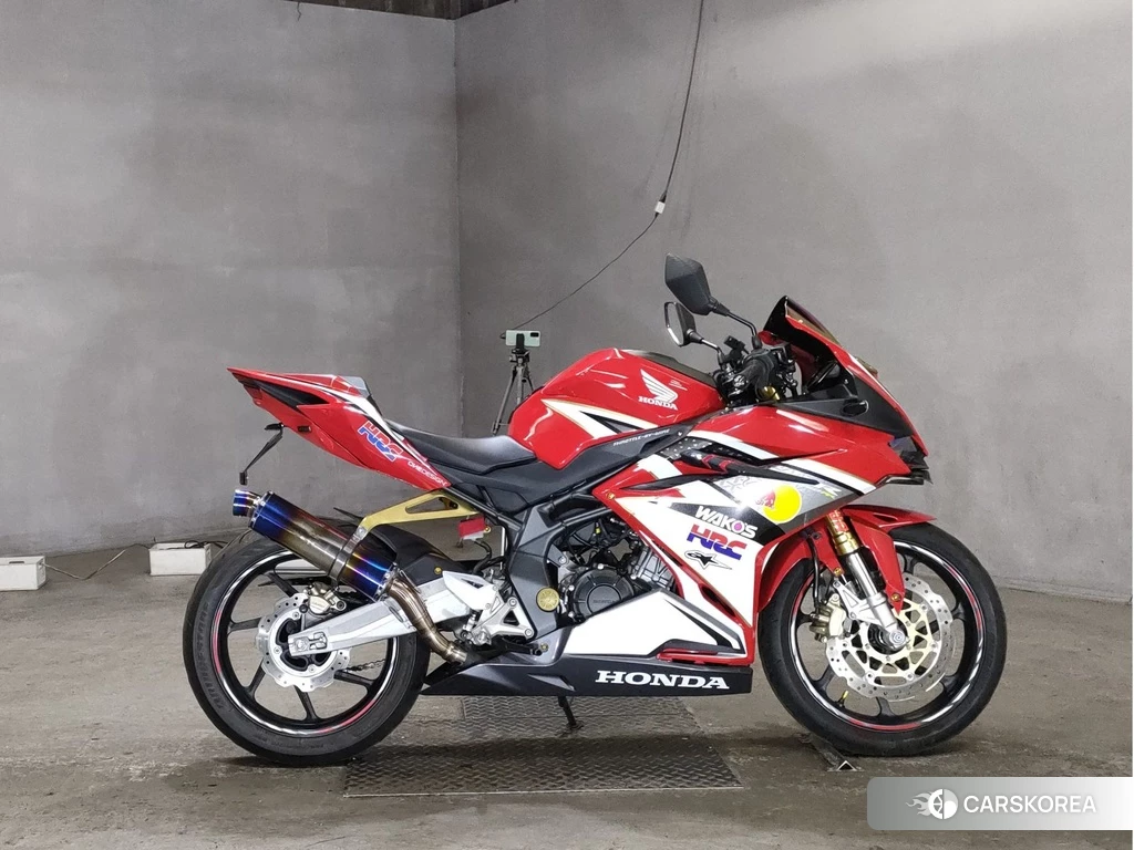 Проданный Honda CBR250RR 2017 из Японии, фото 2