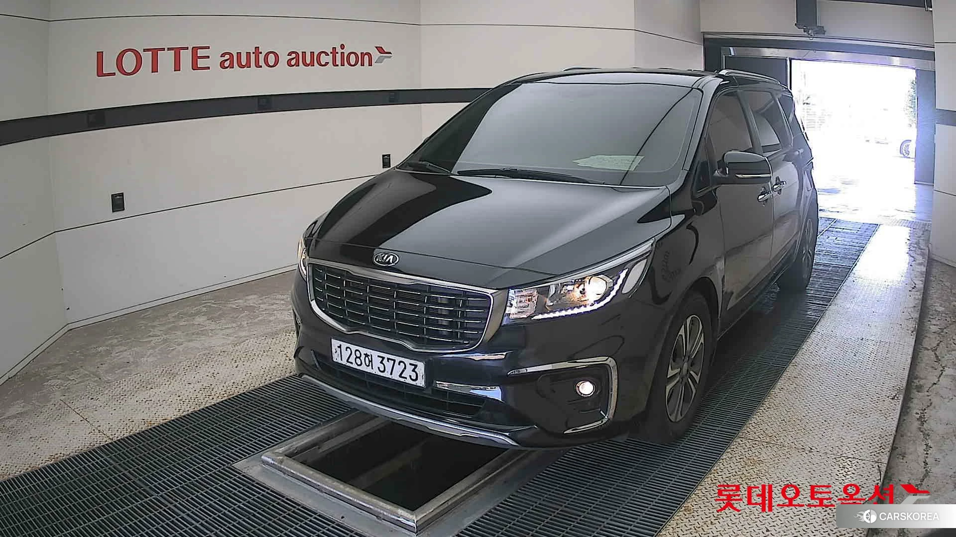 Kia Carnival 2020 Aurora Black Pearl из Кореи