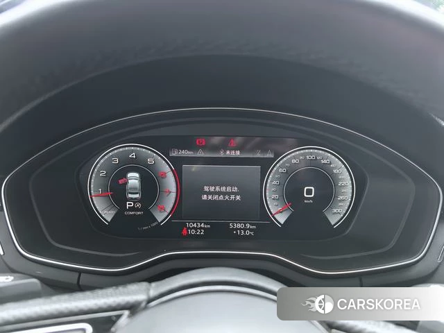 Audi A4L 2024 Темно-серый из Китая