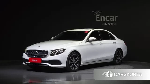 Mercedes-Benz E-Class W213 2018 Белый из Кореи