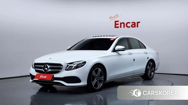 Mercedes-Benz E-Class W213 2018 Белый из Кореи