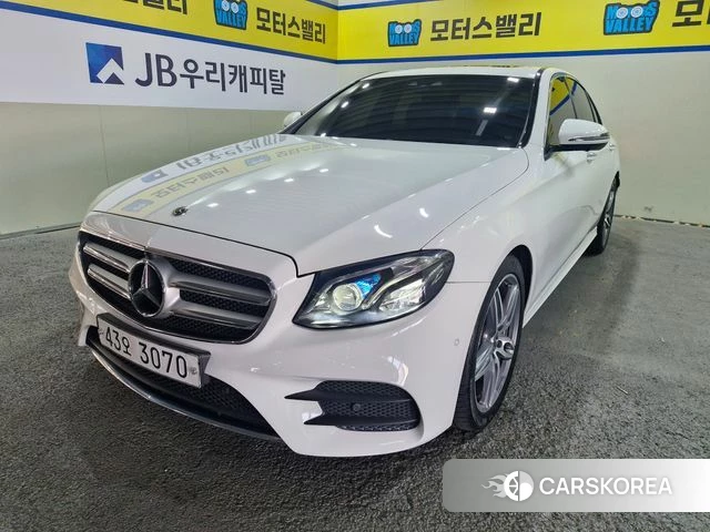 Mercedes-Benz E-Class W213 2018 Белый из Кореи