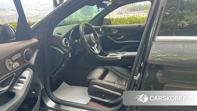 Mercedes-Benz GLC 2022 Темно-серый из Китая