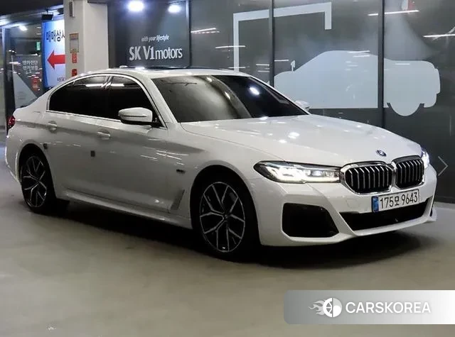 BMW 5 Series (G30) 2022 Белый из Кореи