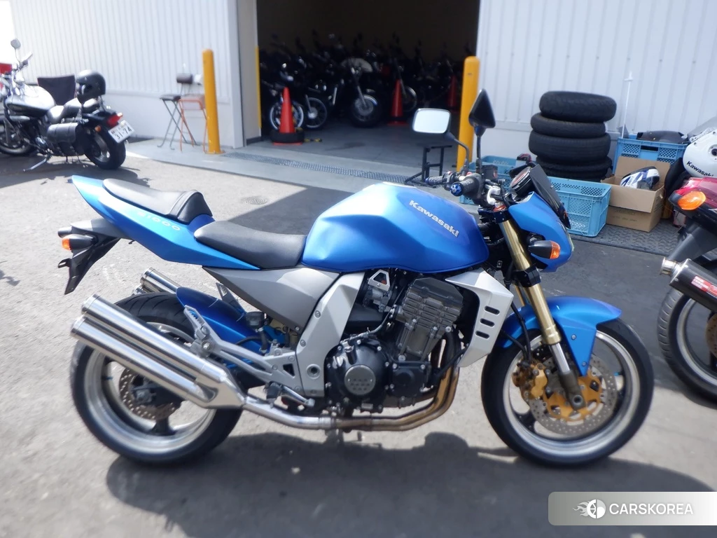 Проданный Kawasaki Z1000 2010 из Японии
