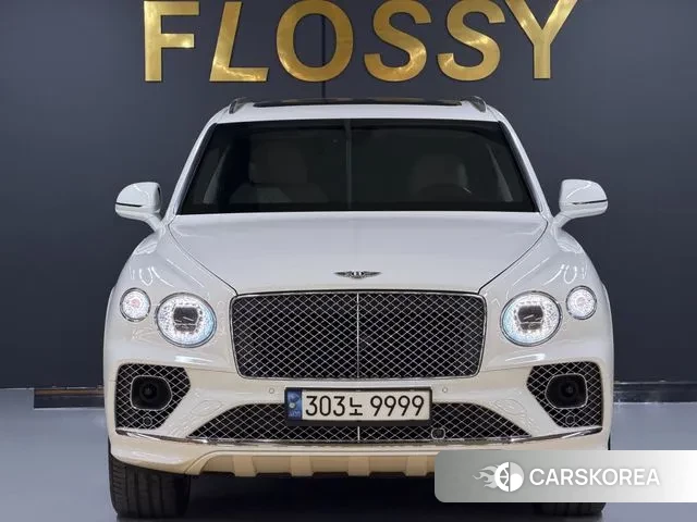 Bentley Bentayga 2021 Белый из Кореи
