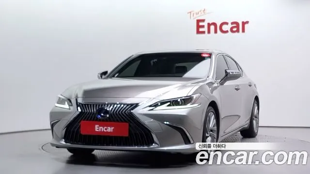 Lexus ES300h 7th generation 2018 Серебристо-серый из Кореи