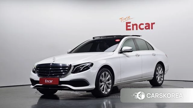 Mercedes-Benz E-Class W213 2019 Белый из Кореи