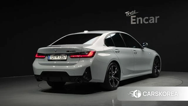 BMW 3 Series (G20) 2023 Светло-серебряный цвет из Кореи