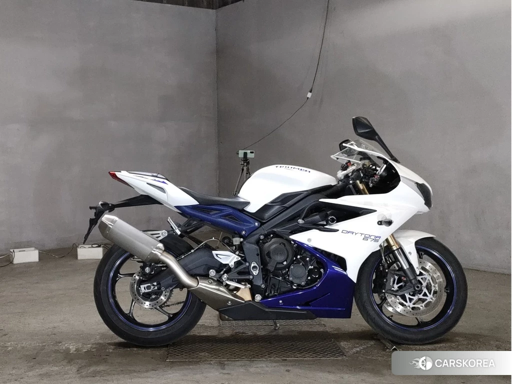 Проданный Triumph DAYTONA 675 2015 из Японии, фото 2