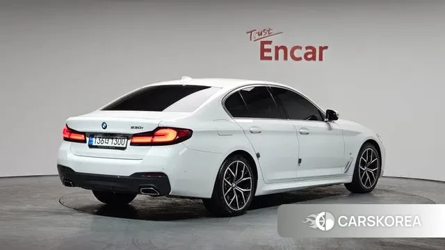 BMW 5 Series (G30) 2022 Белый из Кореи