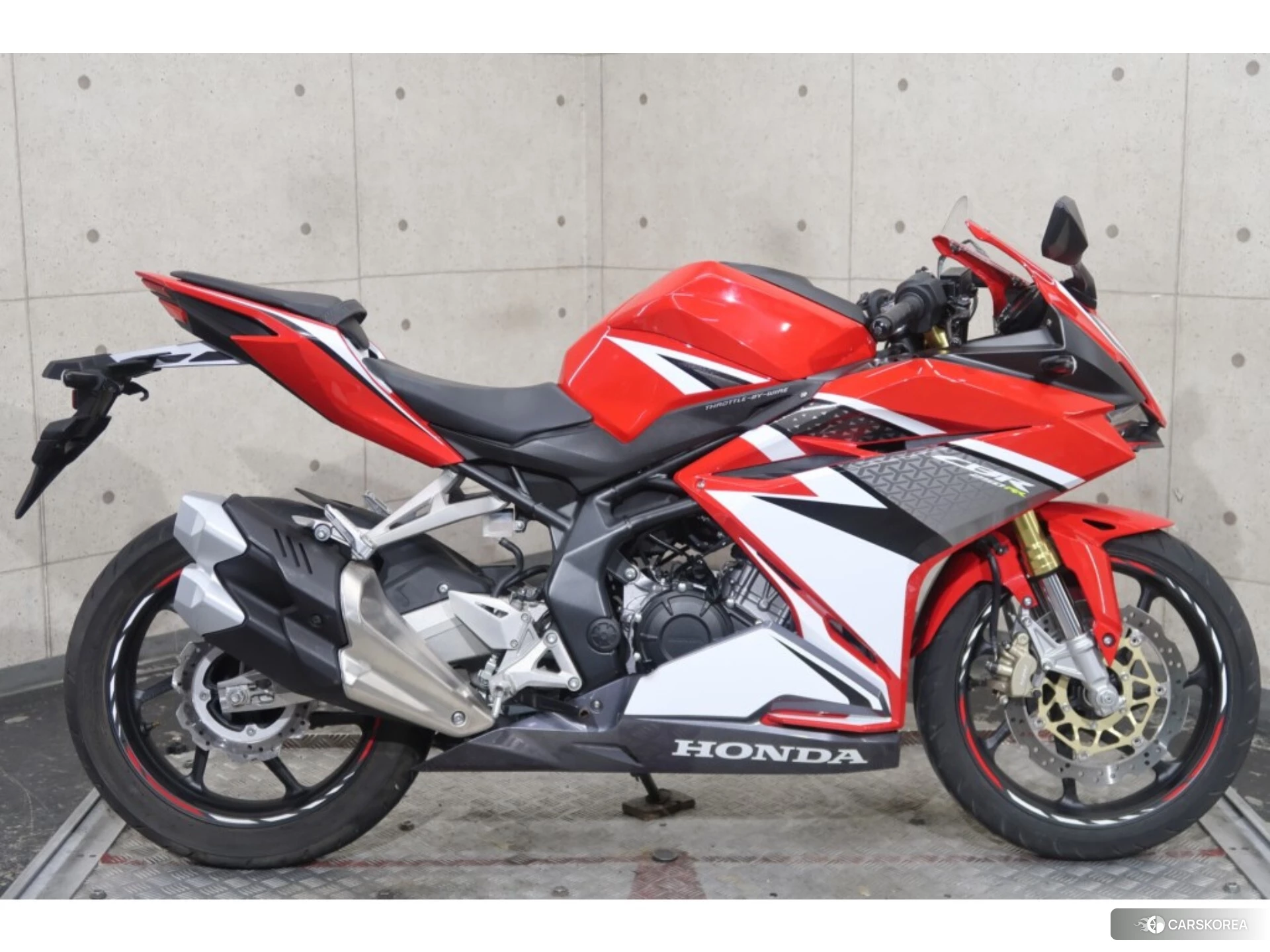 Honda CBR250RR 2017 из Японии, фото 2