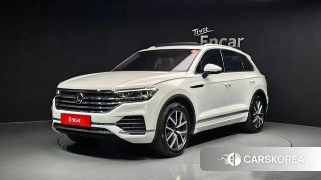 Volkswagen Touareg 3rd generation 2023 Белый из Кореи