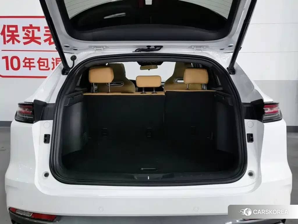 Chang'an Changan UNI-K 2021 Белый из Китая