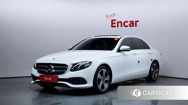 Mercedes-Benz E-Class W213 2018 Белый из Кореи
