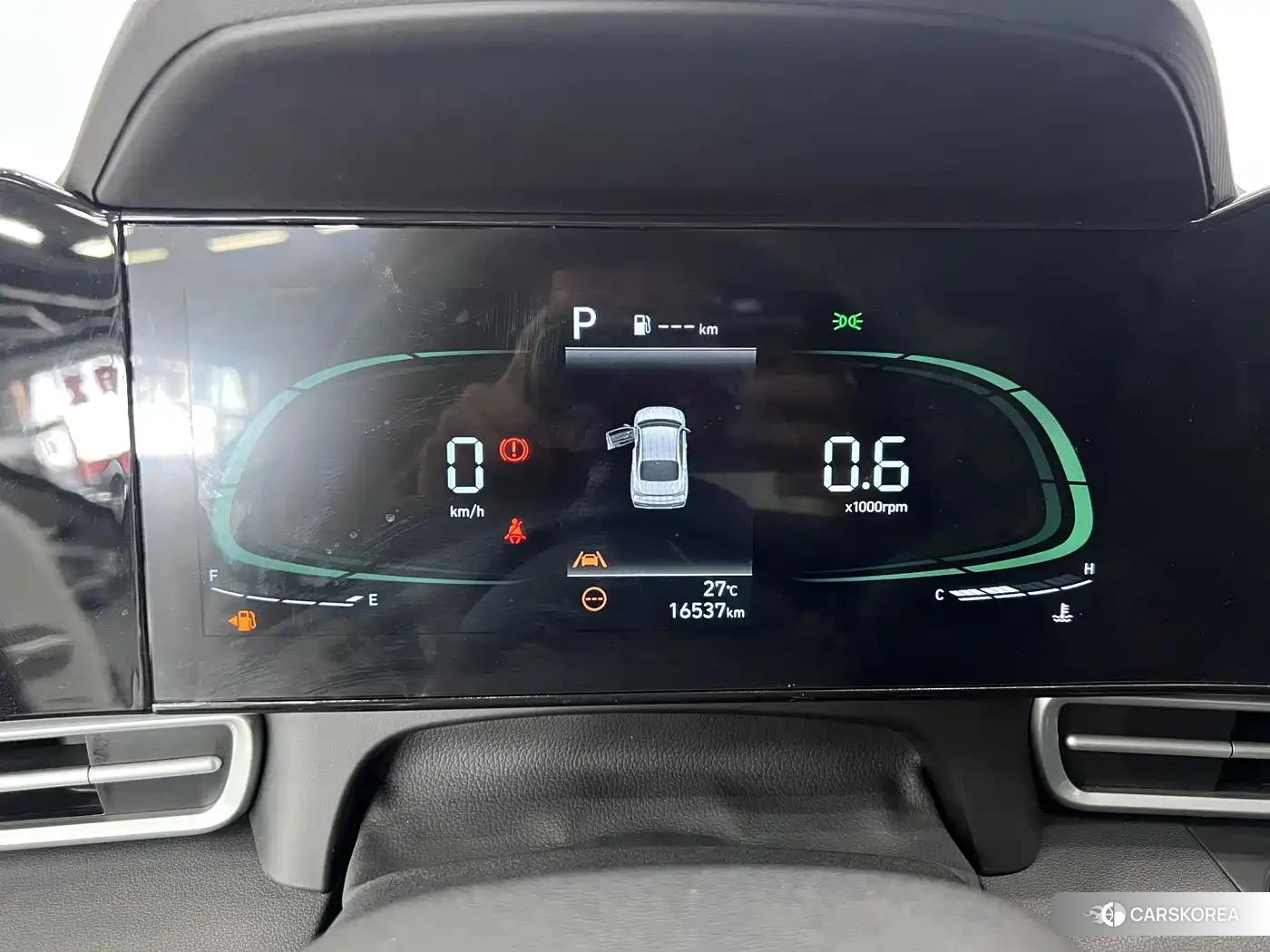 Hyundai Elantra 2023 Белый из Китая