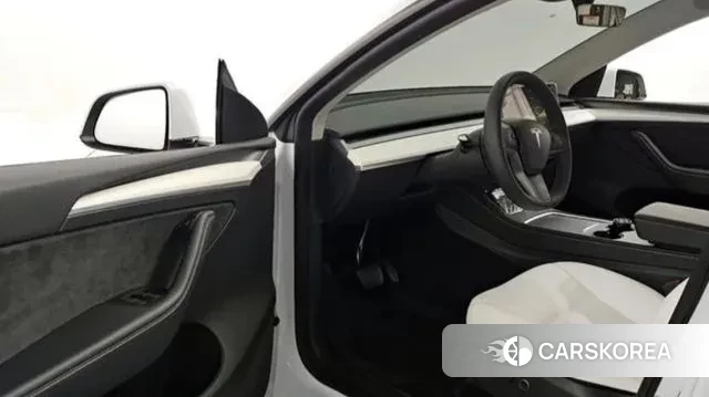 Tesla Model Y 2024 Белый из Кореи