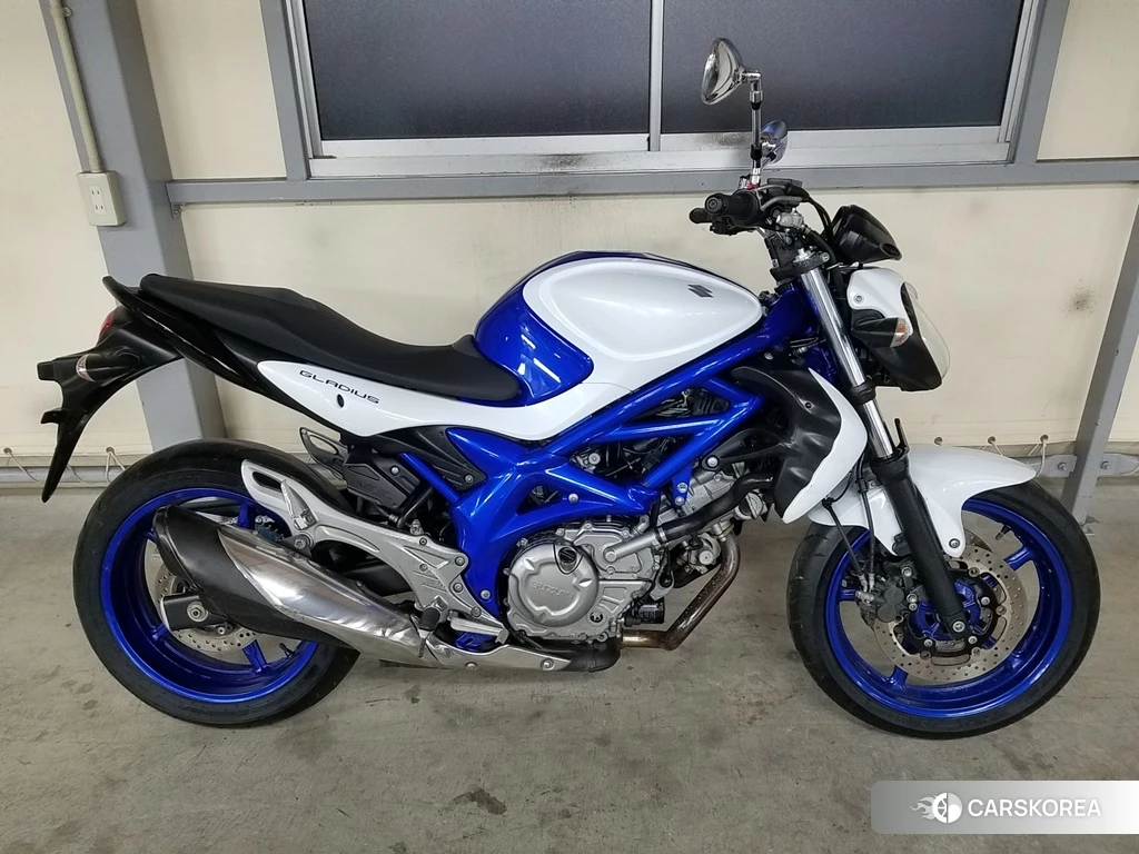 Проданный Suzuki GLADIUS 400 ABS 2012 из Японии, фото 2