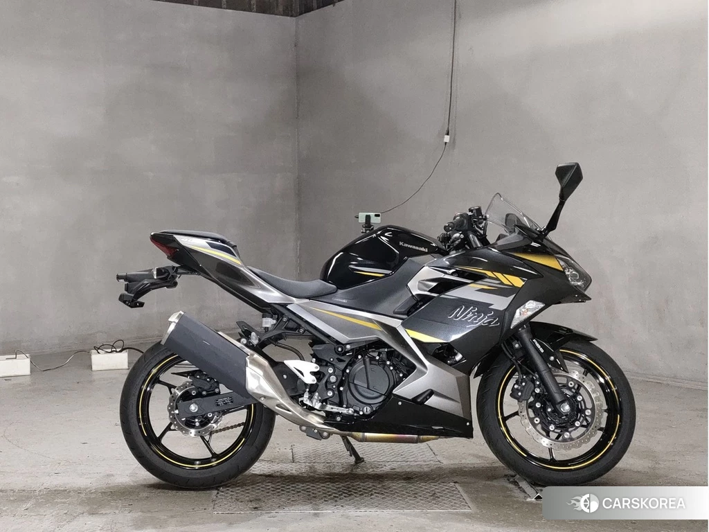 Проданный Kawasaki NINJA 400 2022 из Японии