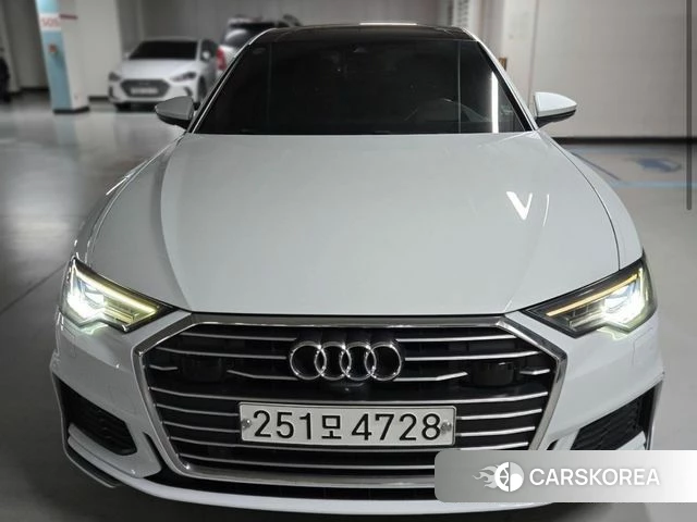 Audi A6 (C8) 2019 Белый из Кореи