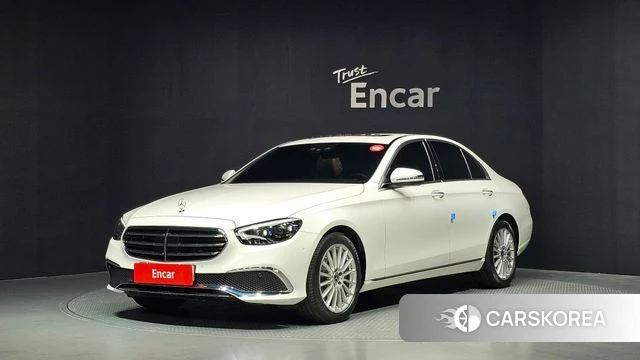 Mercedes-Benz E-Class W213 2021 Белый из Кореи