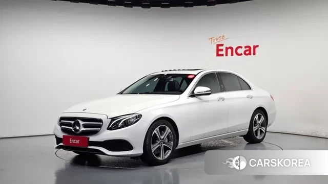 Mercedes-Benz E-Class W213 2019 Белый из Кореи